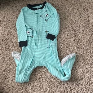 Lot of 4 boys PJs